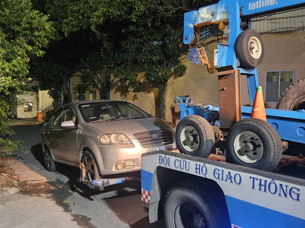cứu hộ ô tô 24/7