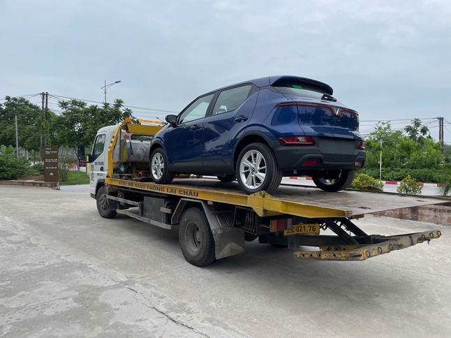 Khi xe ô tô gặp sự cố giữa đường